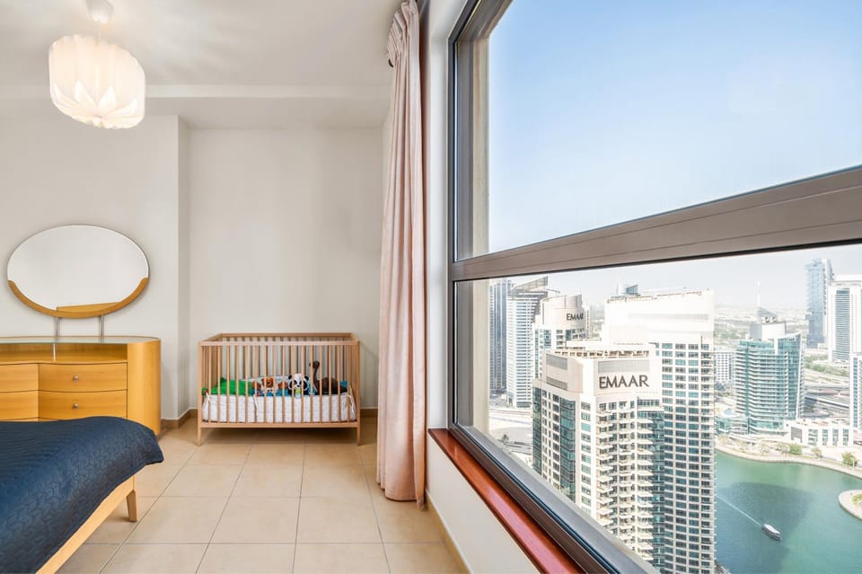 Bed, View (from property/room), Bedroom, City view, cot