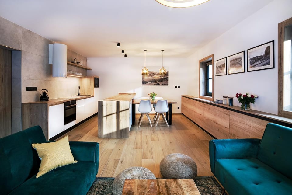 Kitchen or kitchenette, Seating area, Dining area