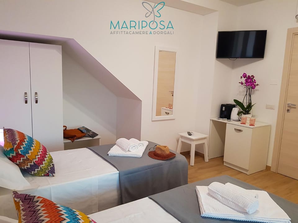 TV and multimedia, Photo of the whole room, Bedroom, towels, wardrobe