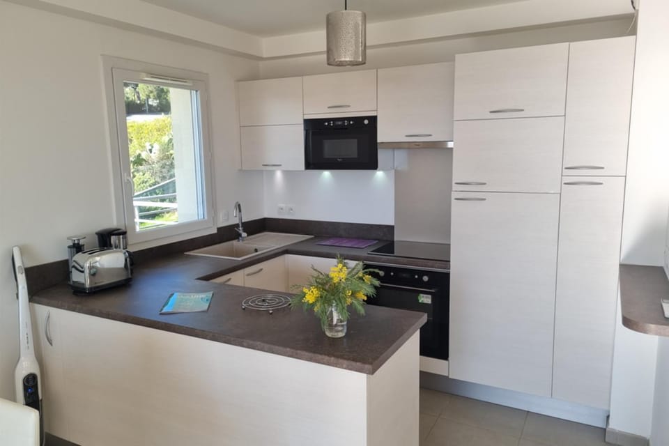 Apt With Pool Magnificent Sea View 80m To Beach Apartment in Sainte-Maxime