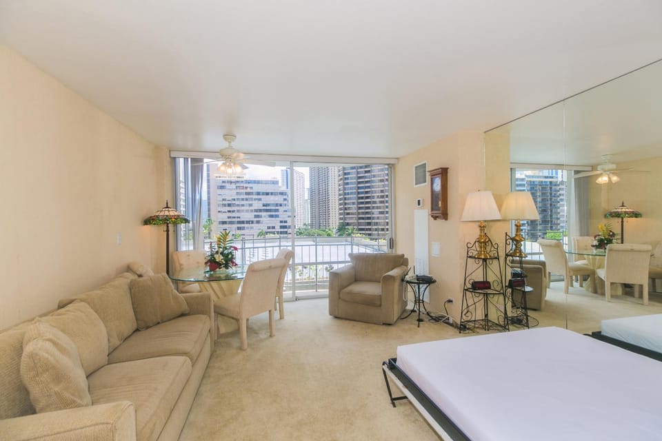 Ilikai Marina 985 Apartment in Honolulu