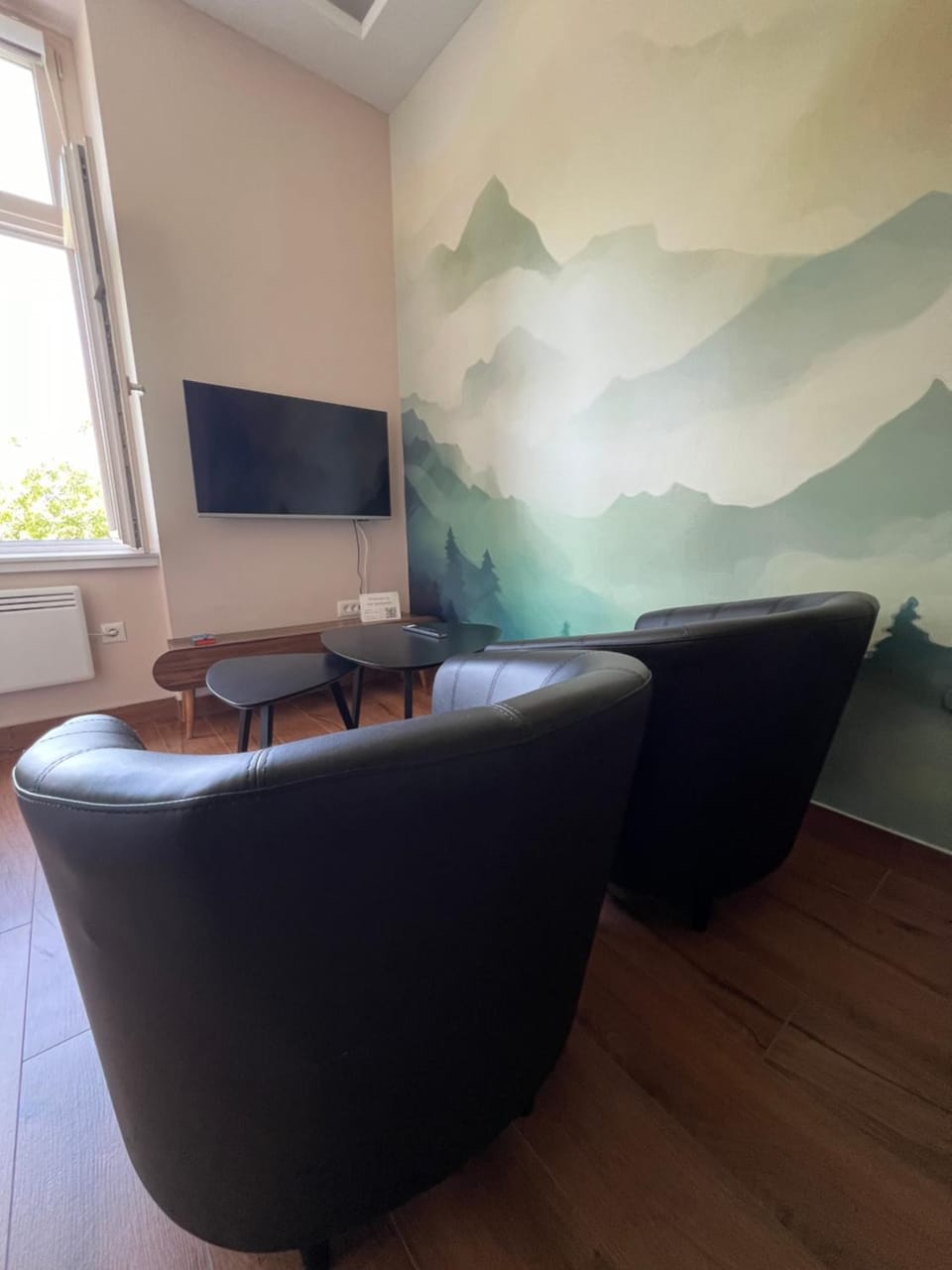 TV and multimedia, Living room, Seating area, Evening entertainment