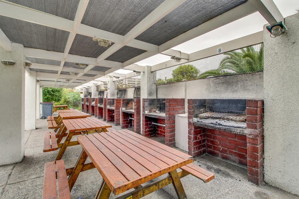 Patio, BBQ facilities