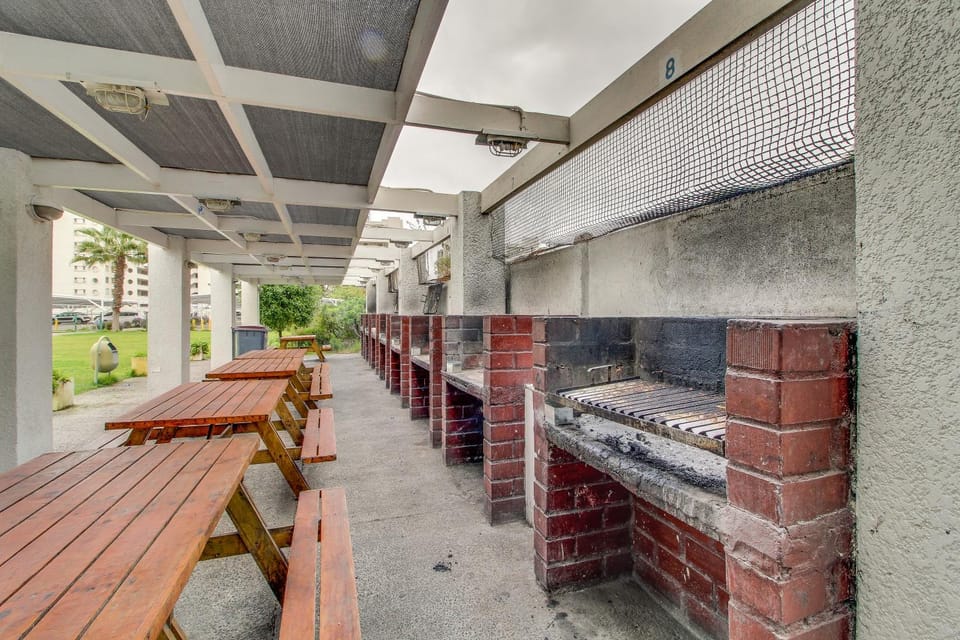 Patio, BBQ facilities