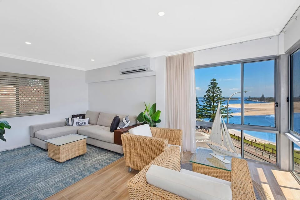 Dolphin Court Penthouse Apartment in The Entrance