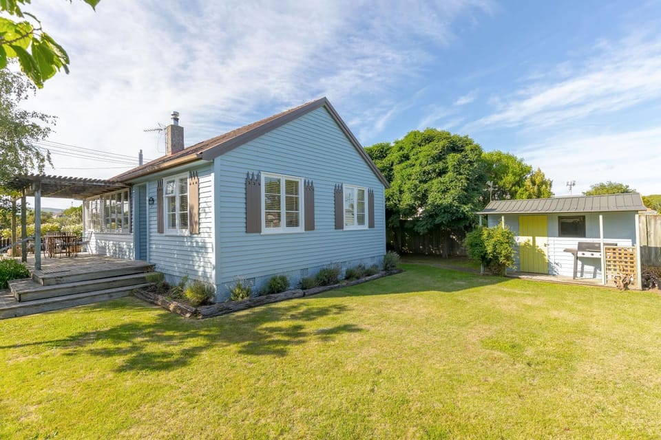Strasbourge Cottage House in Martinborough
