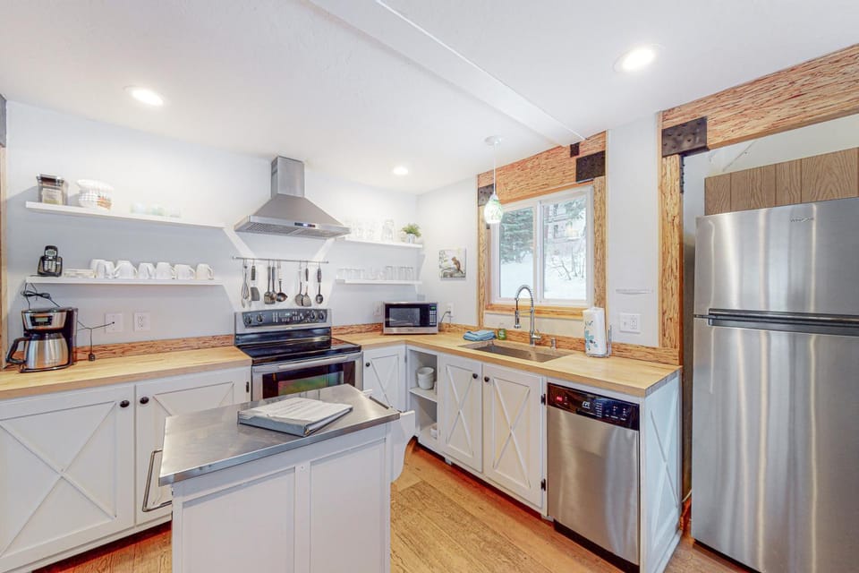 Starfall House in Yosemite Park Way