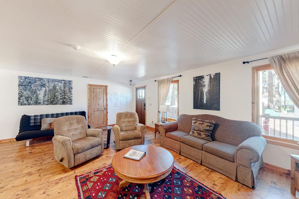 Oso Lodge Unit B House in Tuolumne County