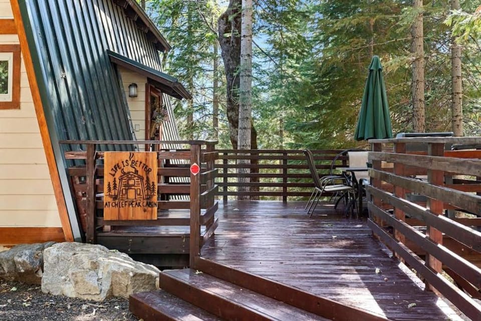 Chief Peak House in Fish Camp