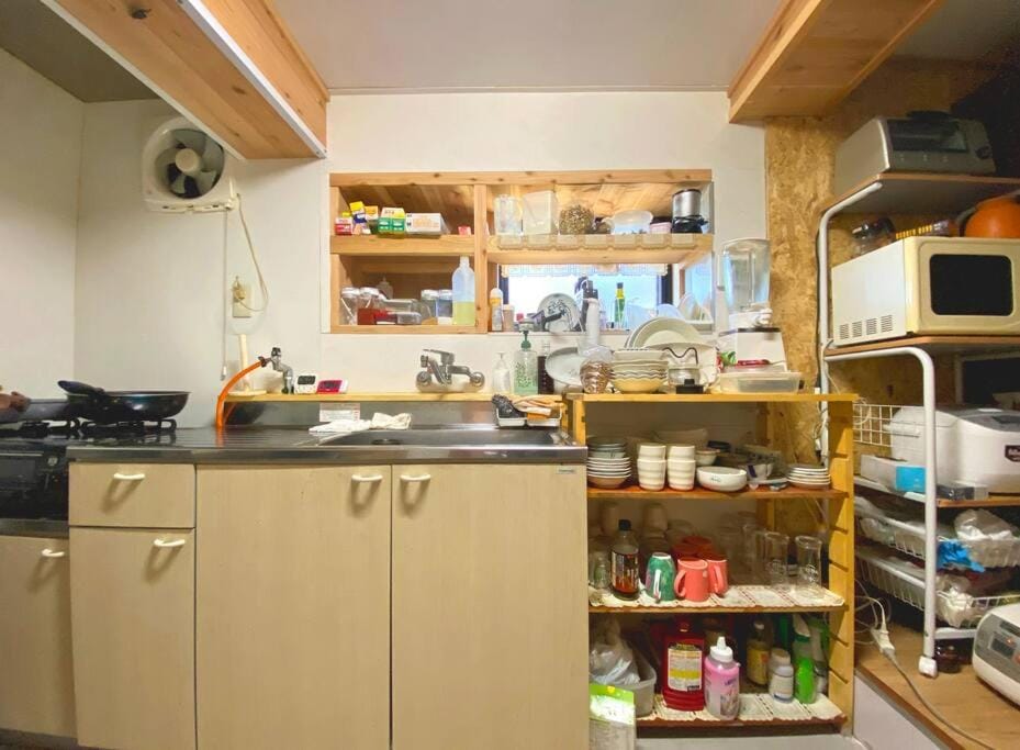 Kitchen or kitchenette