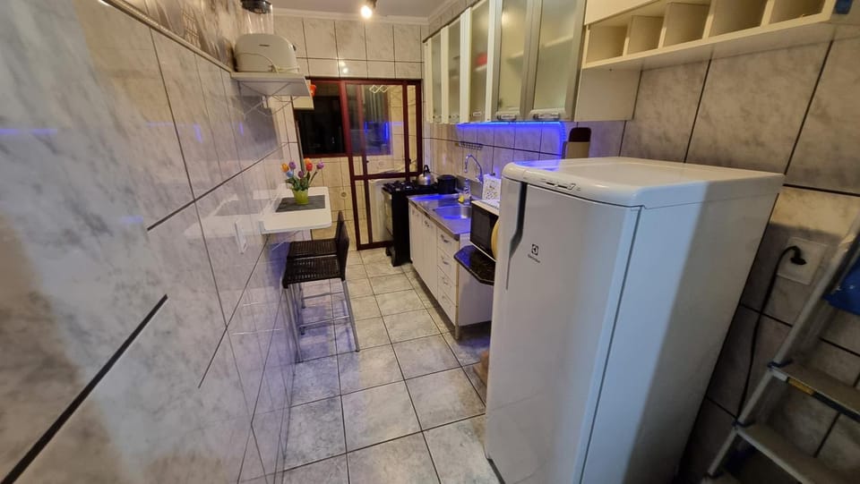 UMA QUADRA E MEIA DO MAR Ar Wifi Smart TV Apartment in Porto Belo