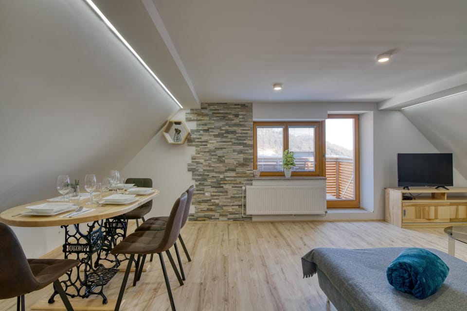 TV and multimedia, Dining area