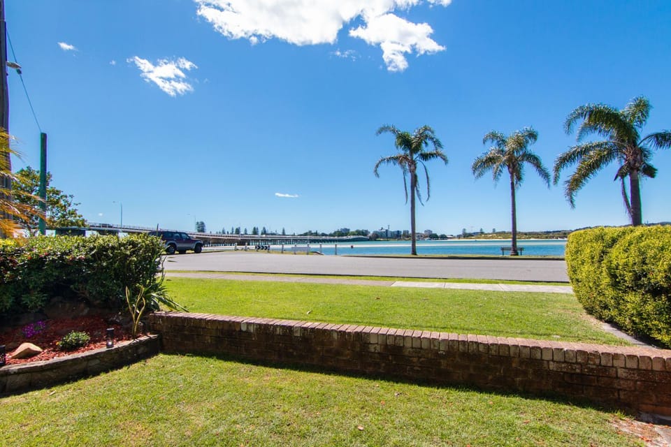 Garden, Lake view