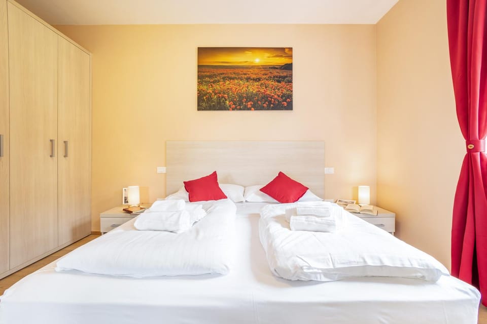 Living room, Bedroom