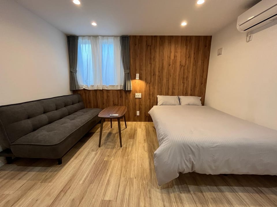 Photo of the whole room, Bedroom