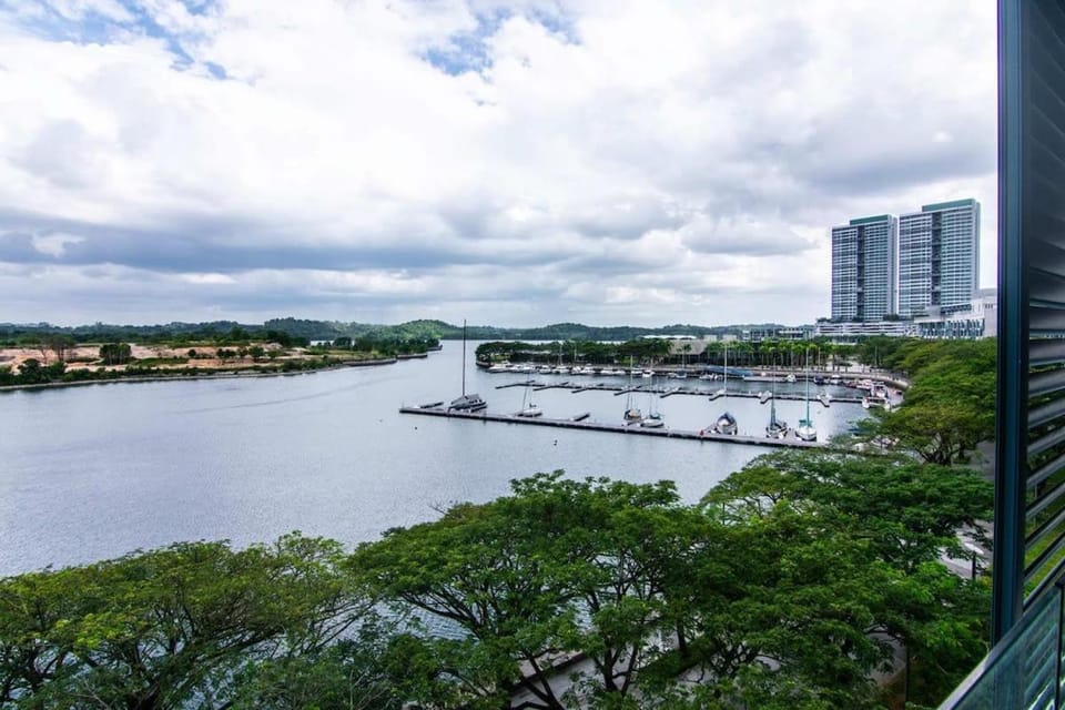 Lux 3BR Suite Puteri Harbour Near Legoland & Hello Kitty with Water Views Apartment in Johor