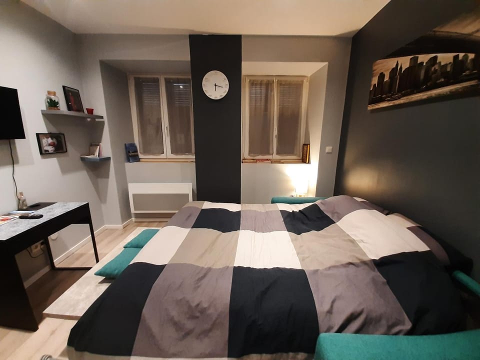 Bed, Bedroom