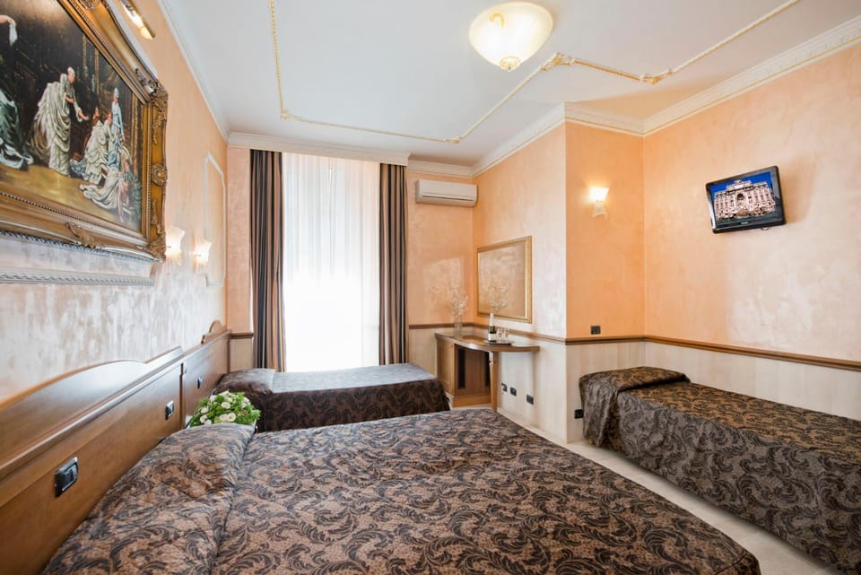 Photo of the whole room, Decorative detail, Bedroom