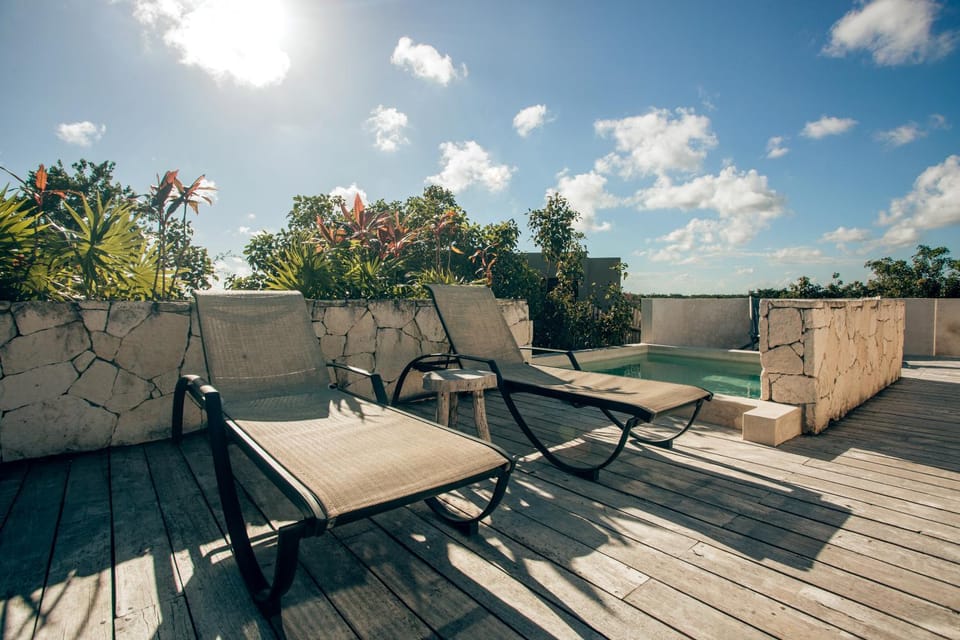 Patio, Day, Natural landscape, View (from property/room), Balcony/Terrace, Pool view, Swimming pool, sunbed