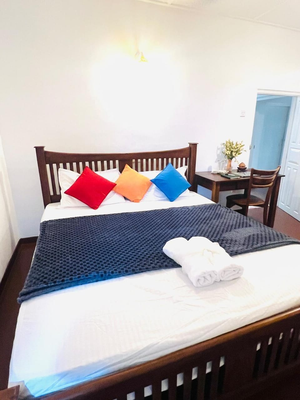 Bed, Photo of the whole room, Bedroom, towels