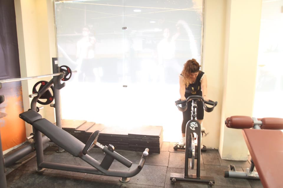 Restaurant/places to eat, Fitness centre/facilities
