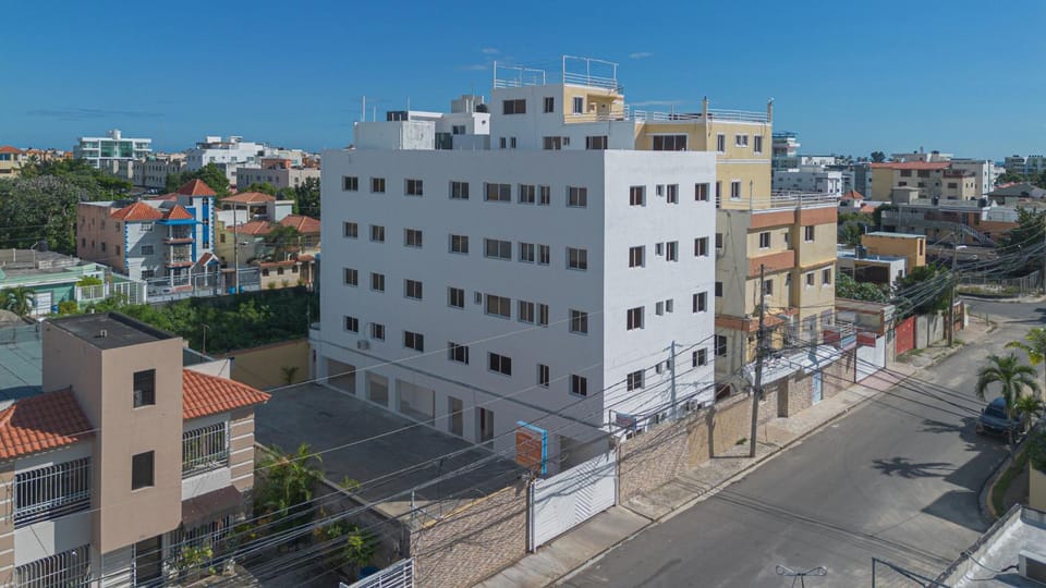 Modern Studio Near Airport Fast WiFi Generator Apartment in Santo Domingo Este