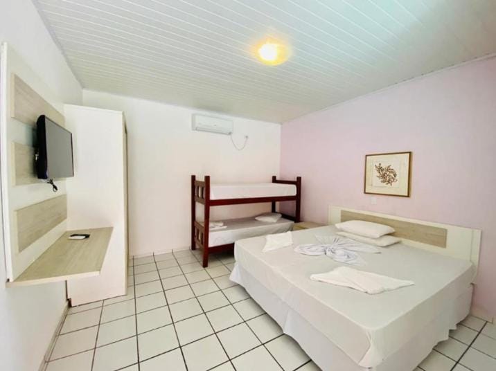 Pousada Porto do Rio Praia Bed and Breakfast in Caraguatatuba