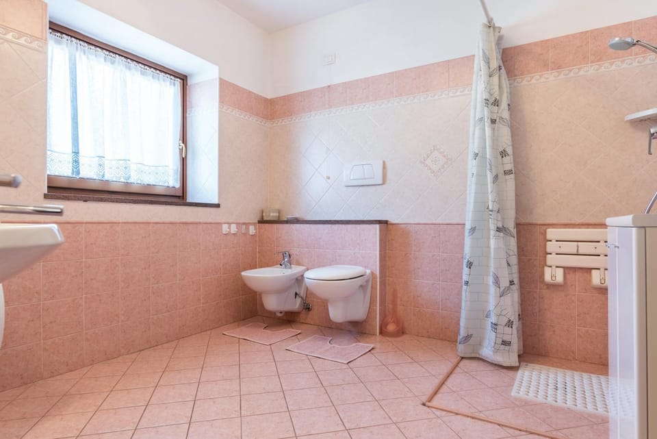 Bathroom, Living room