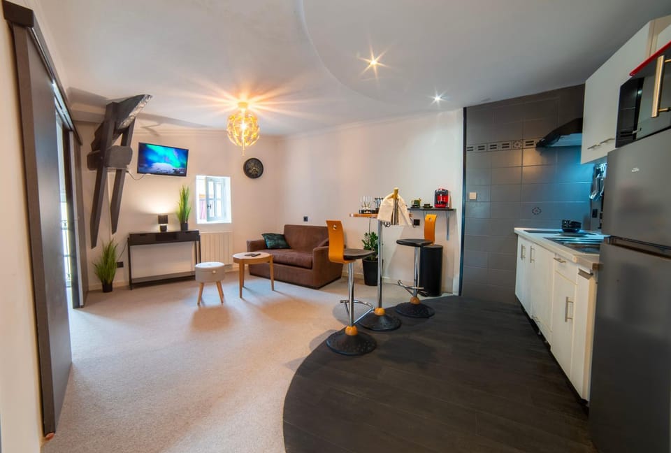 TV and multimedia, Kitchen or kitchenette, Living room