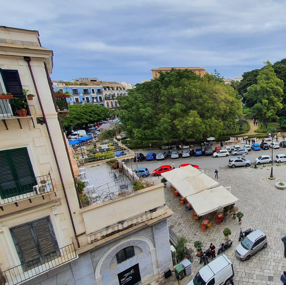 City view, Street view