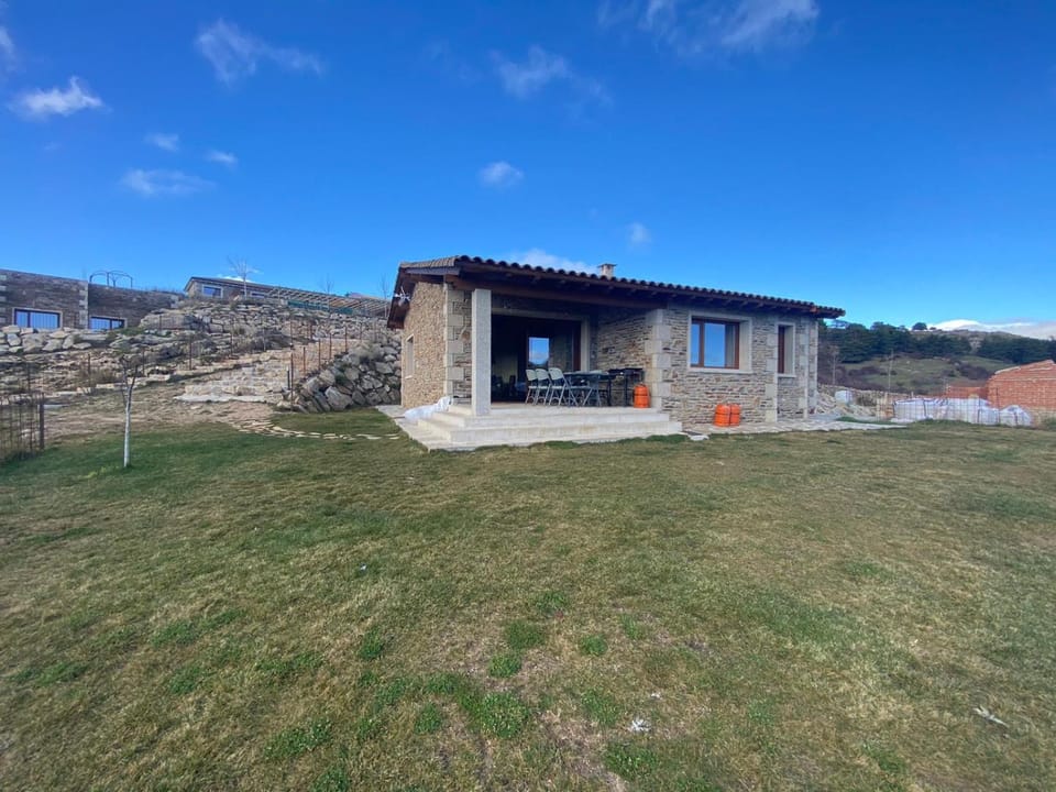 Casas Rurales en Peguerinos (P.N. del Guadarrama) Country House in Community of Madrid