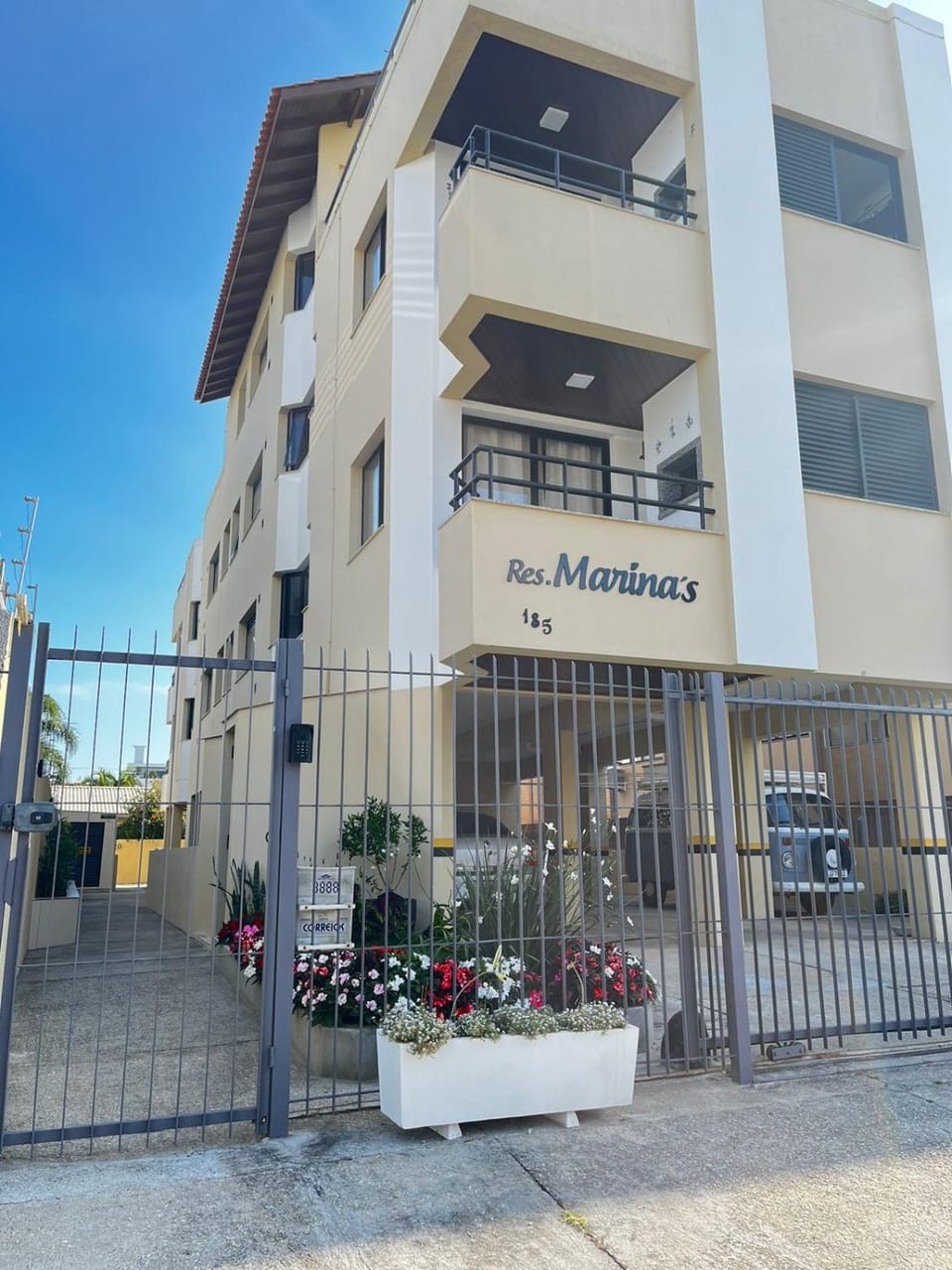 Property building, Facade/entrance