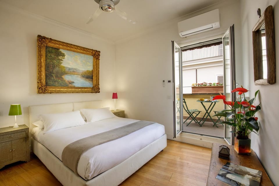 Bedroom, City view, Italian breakfast, locker, air conditioner