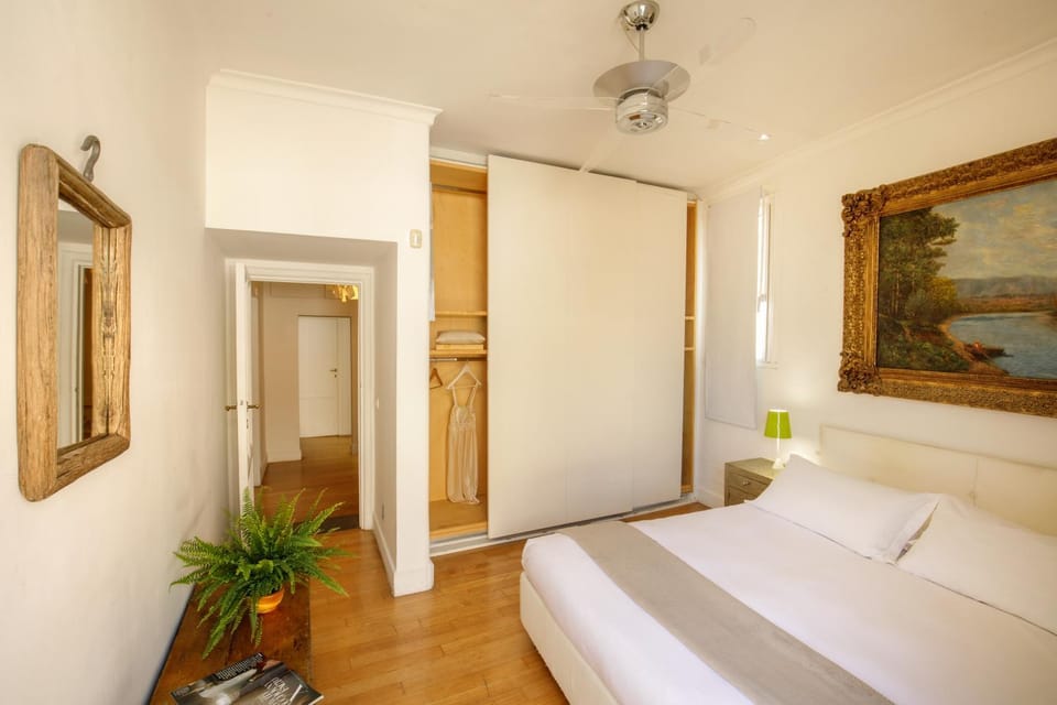 Bedroom, City view, Shopping Area, internet, internet, locker, air conditioner