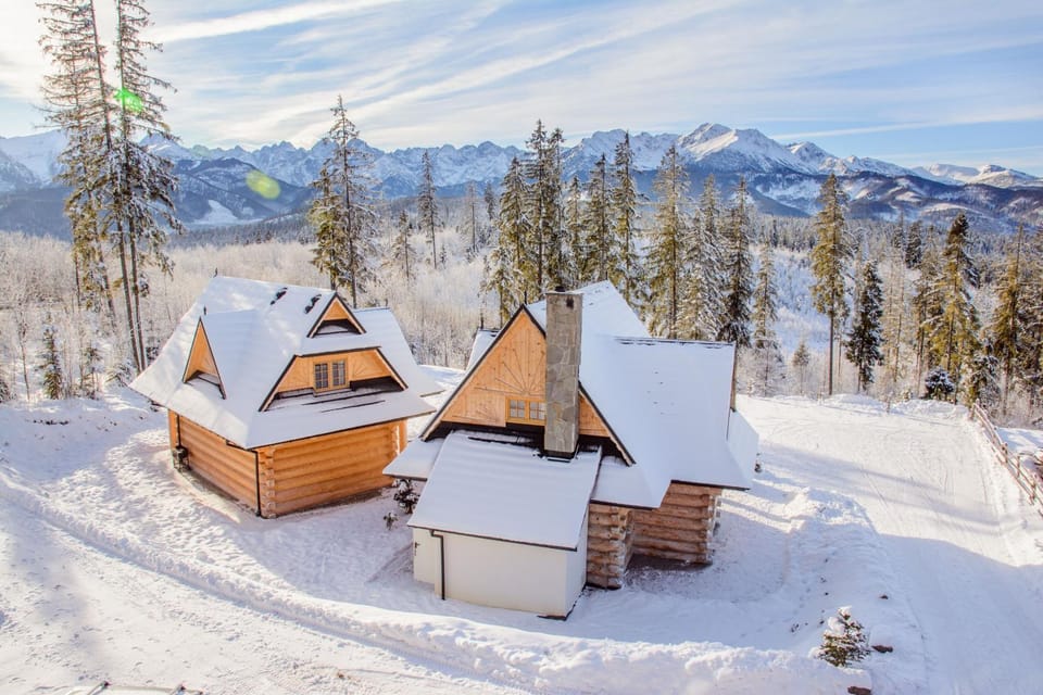 Property building, Neighbourhood, Winter, Mountain view, Parking