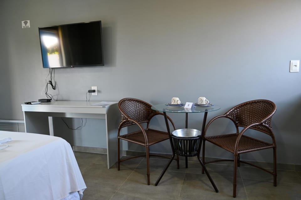 Photo of the whole room, Dining area, Bedroom