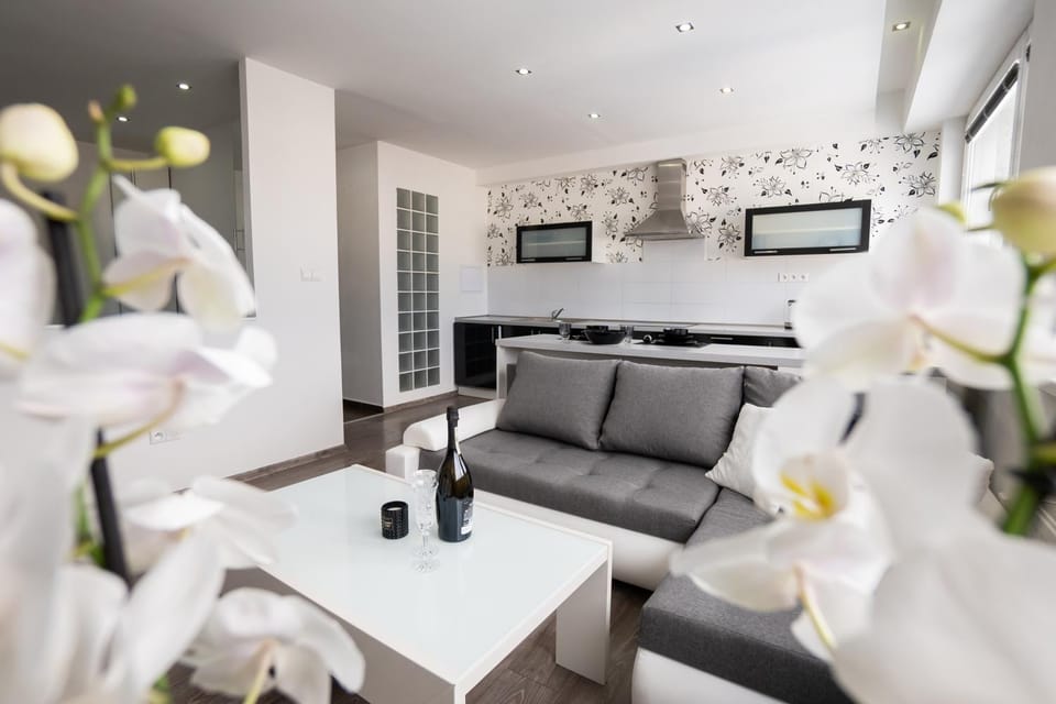 Apartmán pri nemocnici s parkovaním a výhľadom na hory Apartment in Slovakia
