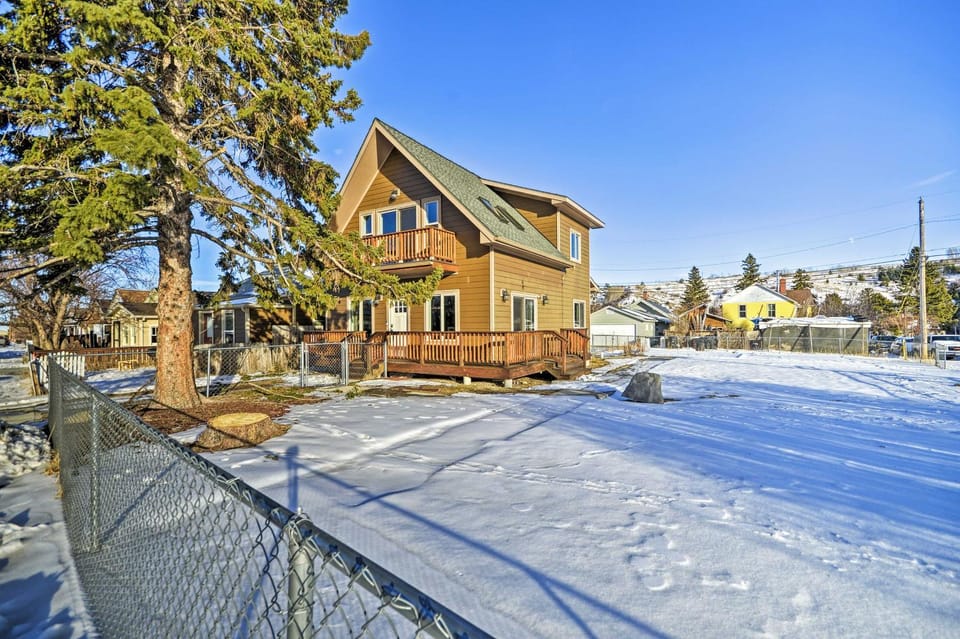 Modern Red Lodge Cabin - Walk to Broadway Ave Cabin in Red Lodge