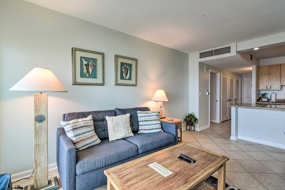 Heated Pool + Gulf View: Galvestonian Resort Condo House in Texas City