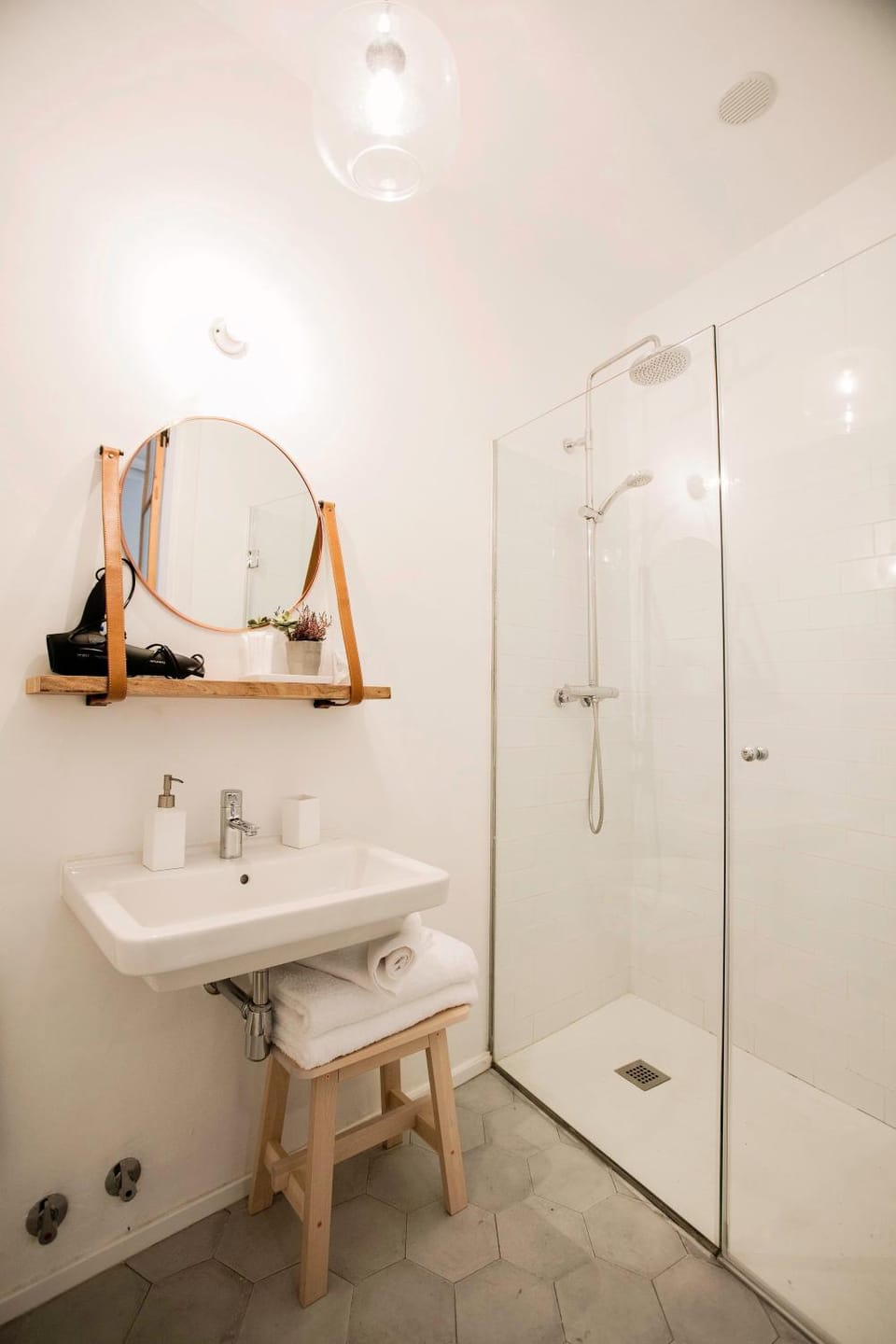 Shower, Bathroom, towels