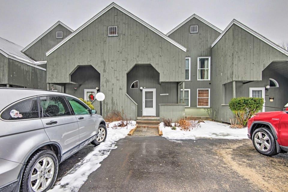 Near Newfound Lake: Plymouth Condo w/ Fireplace! House in Plymouth