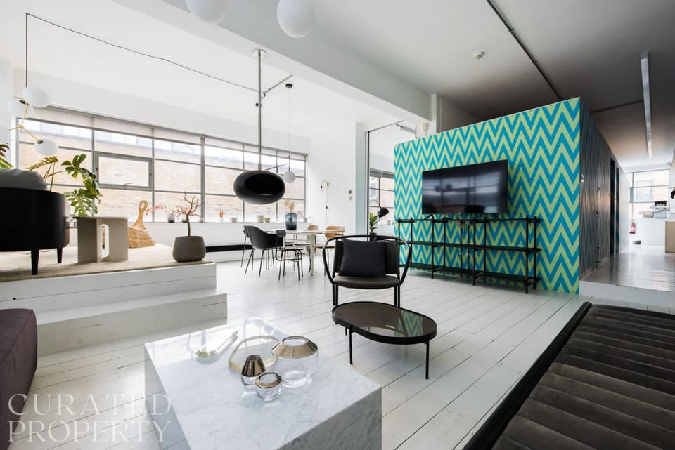 Spacious & Bright Loft Apartment - Shoreditch Apartment in London Borough of Islington