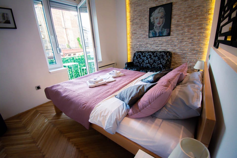 Bed, Balcony/Terrace, towels