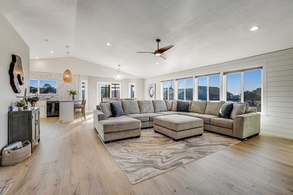 Stylish House with Ocean Views Hot Tub Game Room House in Mendocino County