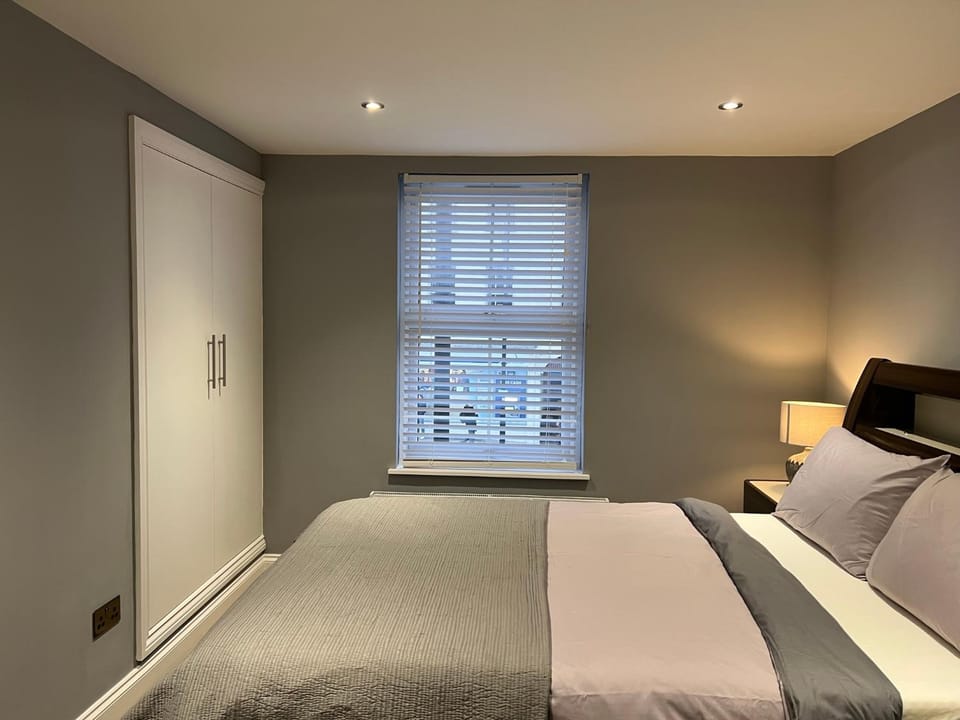 Lovely 1 bedroom flat High Barnet 3 mins away Apartment in London