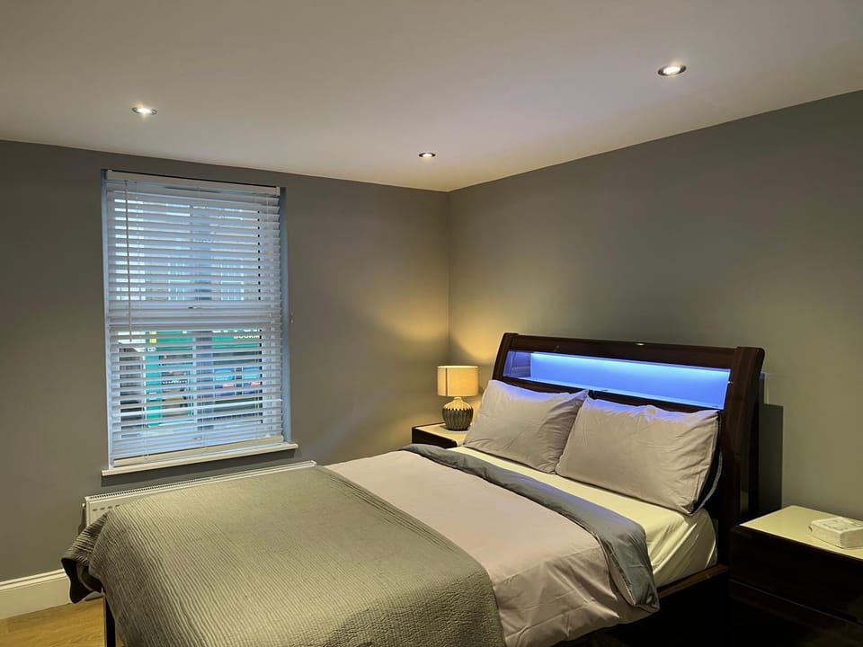 Lovely 1 bedroom flat High Barnet 3 mins away Apartment in London