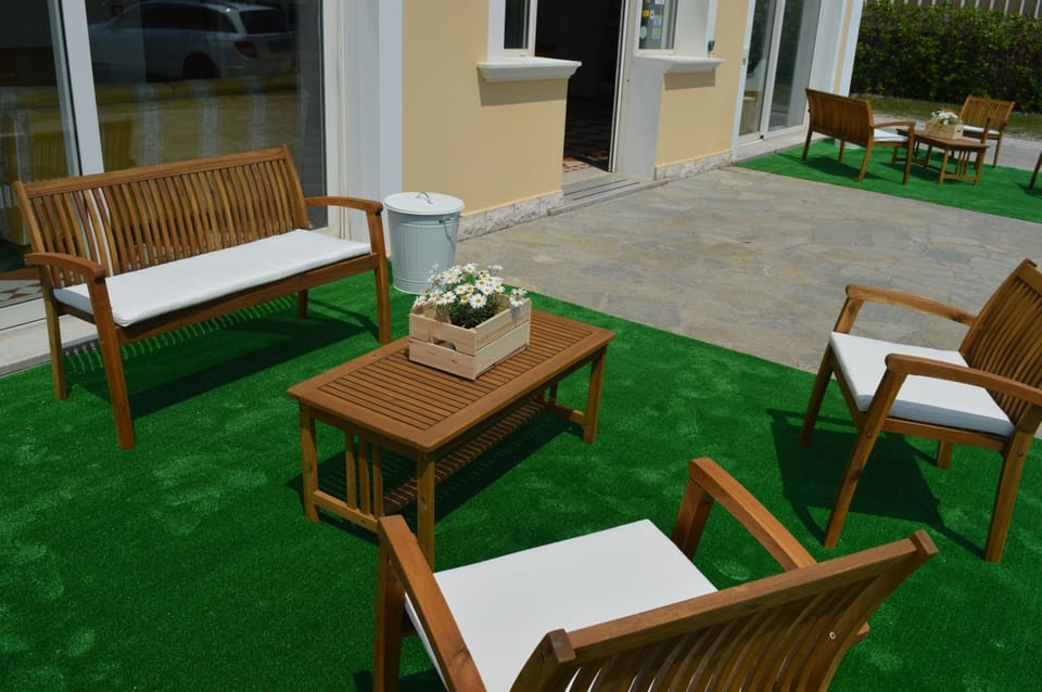 Garden, Internal: Not applicable to any particular room