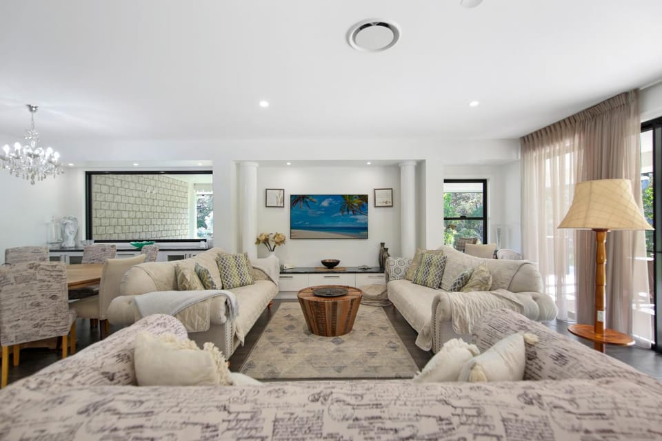 TV and multimedia, Living room, Seating area