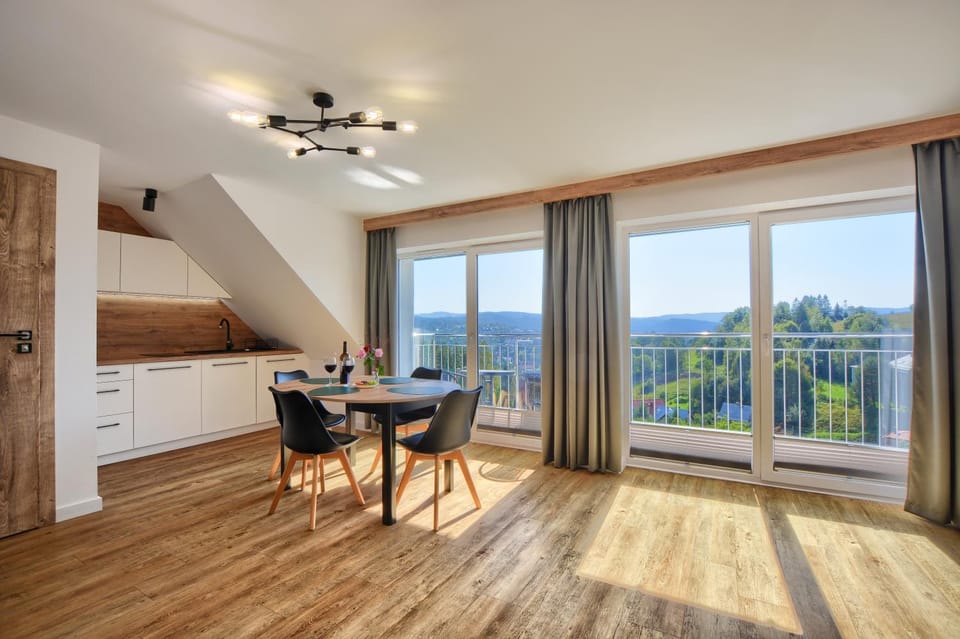 View (from property/room), View (from property/room), Balcony/Terrace, Kitchen or kitchenette, Dining area, Mountain view, Mountain view
