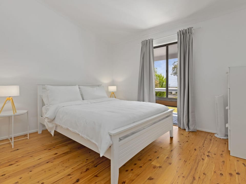 Ocean Oasis by Experience Jervis Bay House in Vincentia